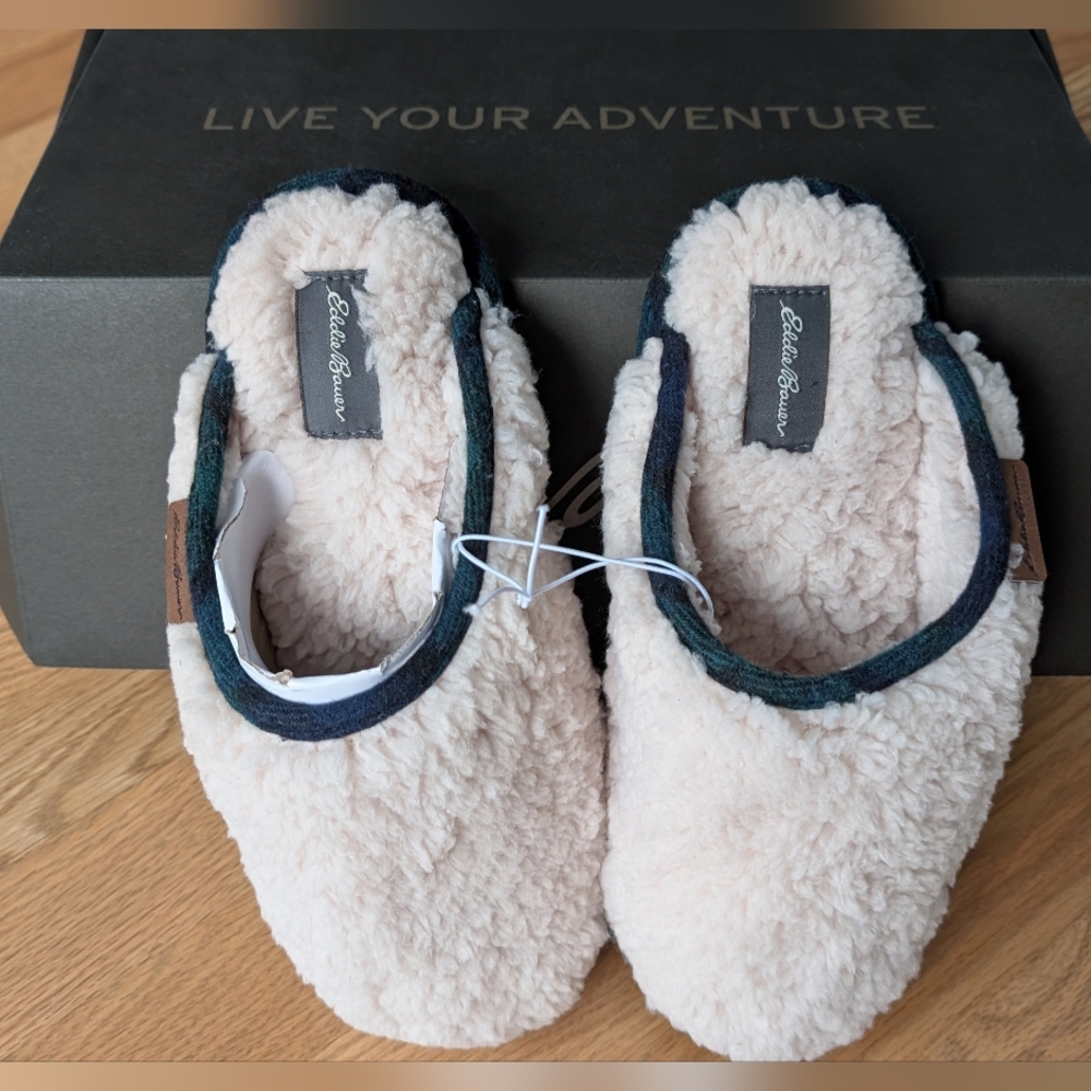 Eddie Bauer Shearling teddy and tartan slippers size 7